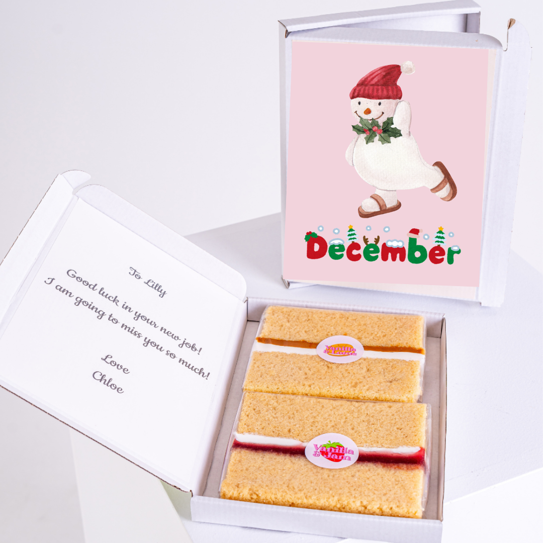 Cake gift box for Lilly with December snowman card
