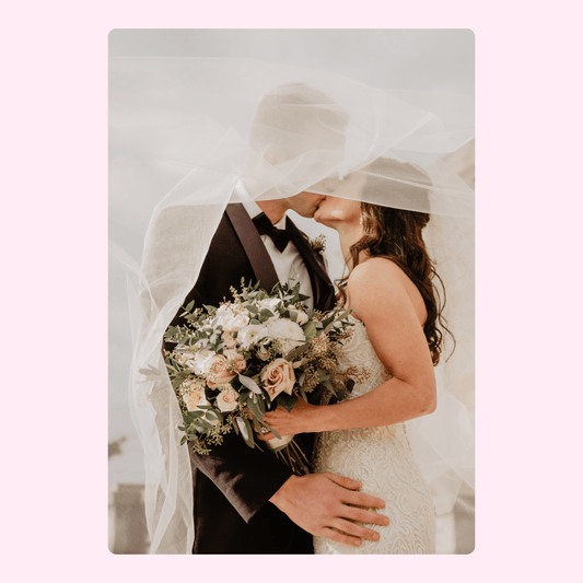 Wedding kiss, 17_0005a15d-ee7b-45d7-9ea0-134882580678