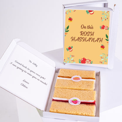 Rosh Hashanah gift box with slices.
